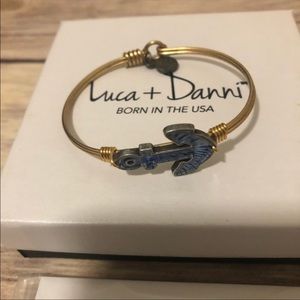 🦋 Luca + Danni blue anchor petite bracelet